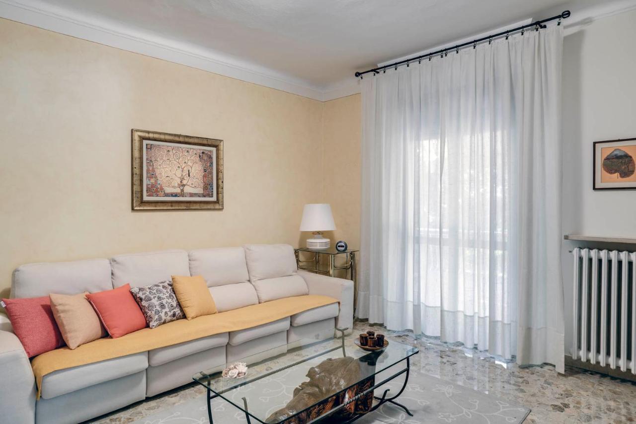 Sentirsi A Casa, Lontano Da Casa-Feel At Home Away From Home Caronno Pertusella Luaran gambar